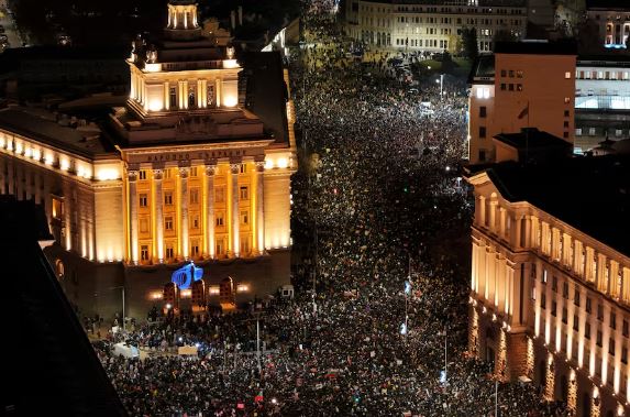 Pas protestave masive, qeveria bullgare tërhiqet nga rritja e taksave